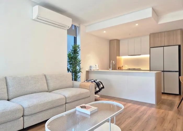 Modern 3 Bed Apt Near Lidcombe Station