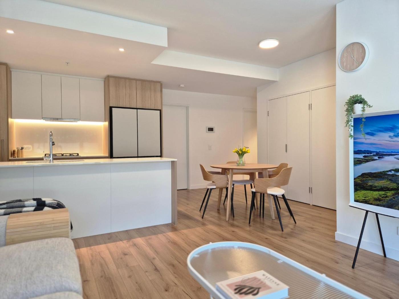 Apartment Modern 3 Bed Near Lidcombe Station *