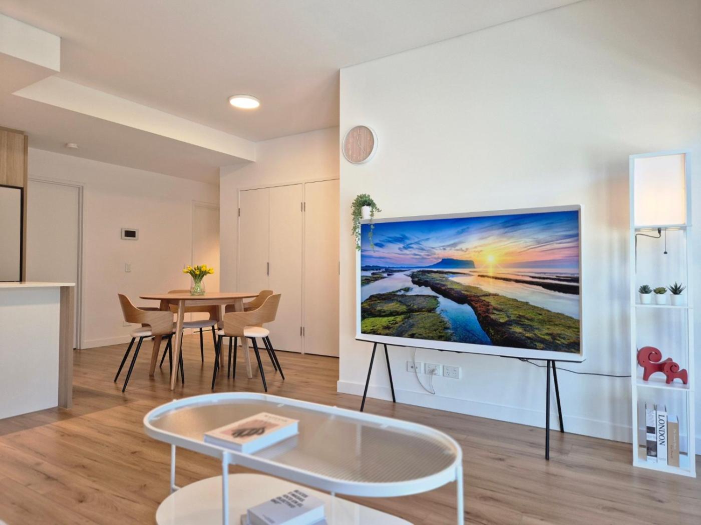 Modern 3 Bed Near Lidcombe Station Apartment Sydney